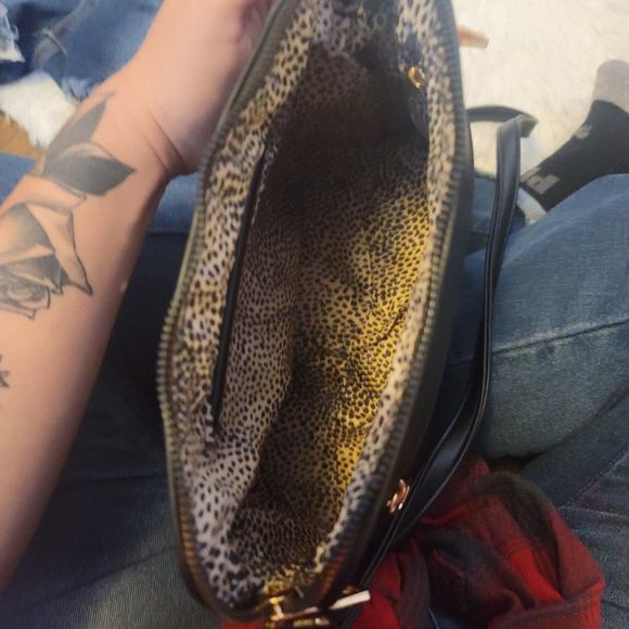 Black Crossbody - Picture 3 of 4